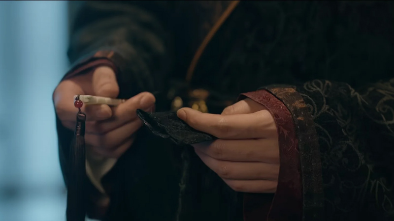 Ancient Chinese Men's Accessories Through Dynasties