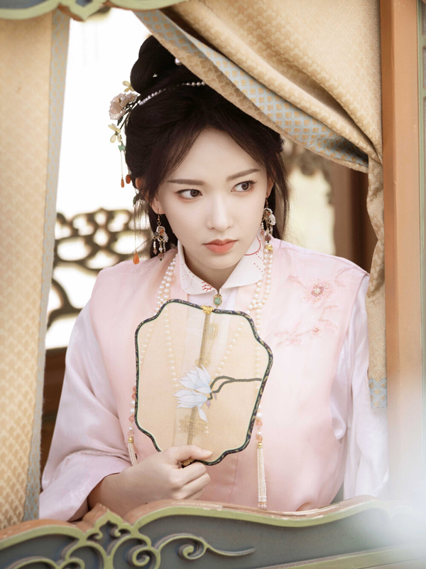 Glory: Rong Yunshu’s Quiet Power