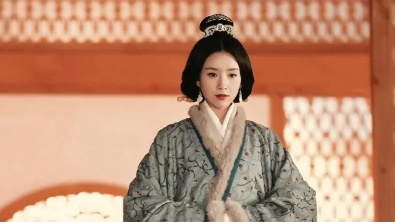 How Did a Hair Style Earn the Name Falling Off a Horse?