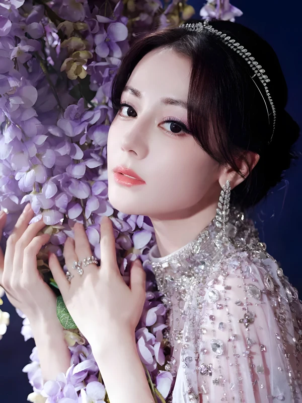 How Dilraba Wove a Fairy Tale on the Red Carpet