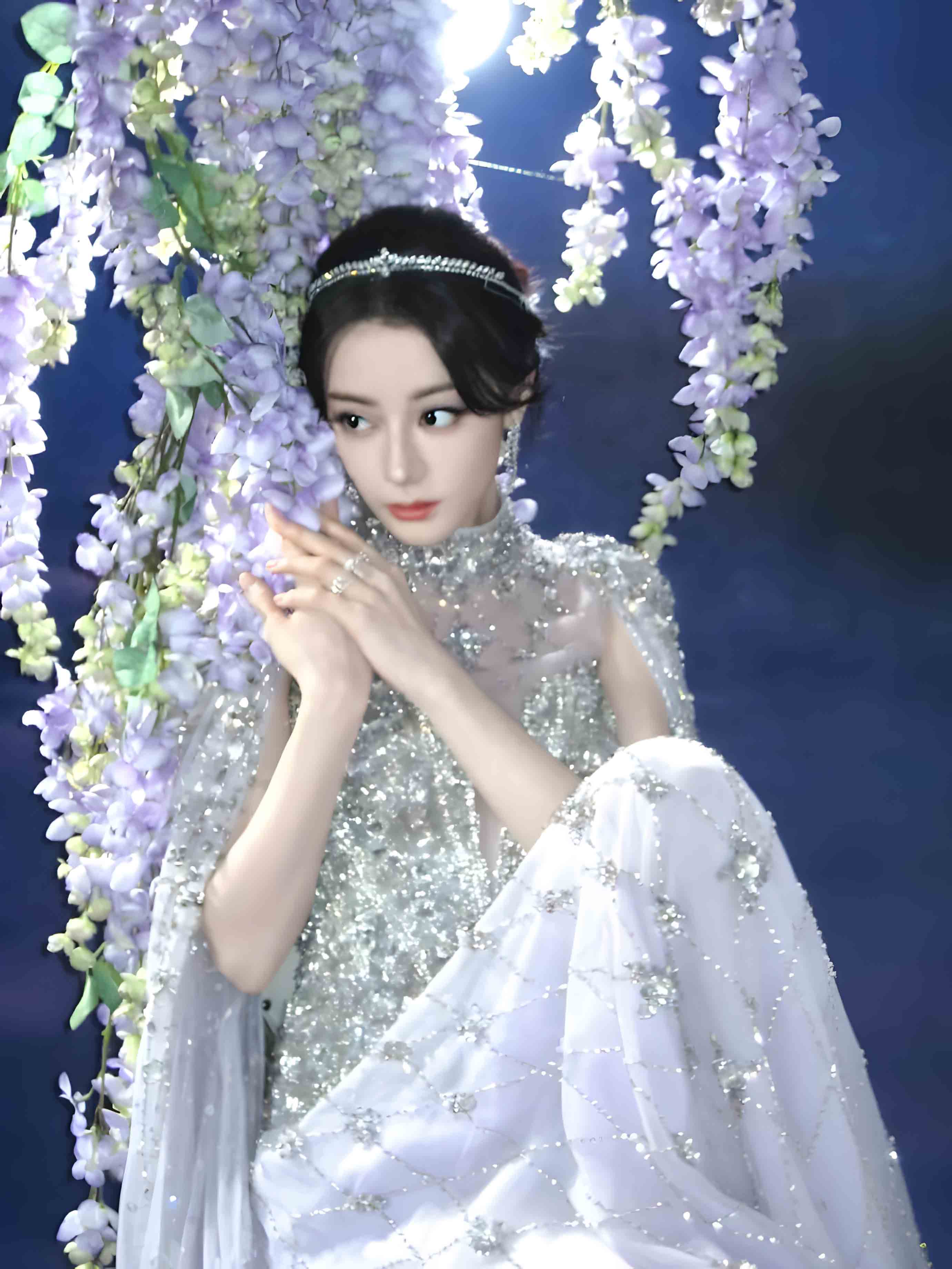 How Dilraba Wove a Fairy Tale on the Red Carpet