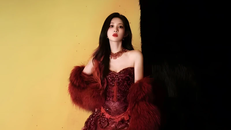 Meng Ziyi’s Stage Style: Art That Commands the Arena