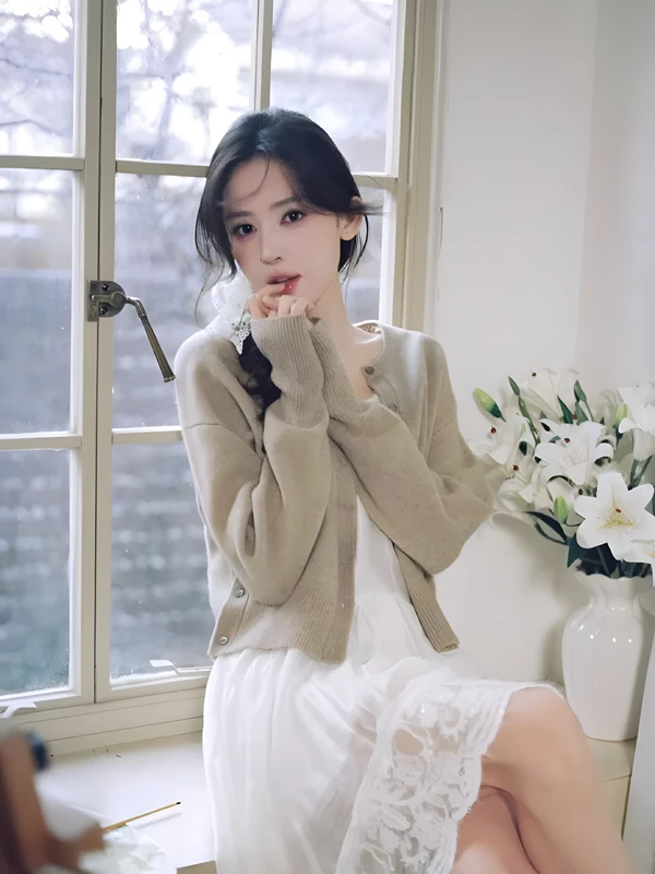 Na Zha's Khaki Knit and White Lace Dress Charm