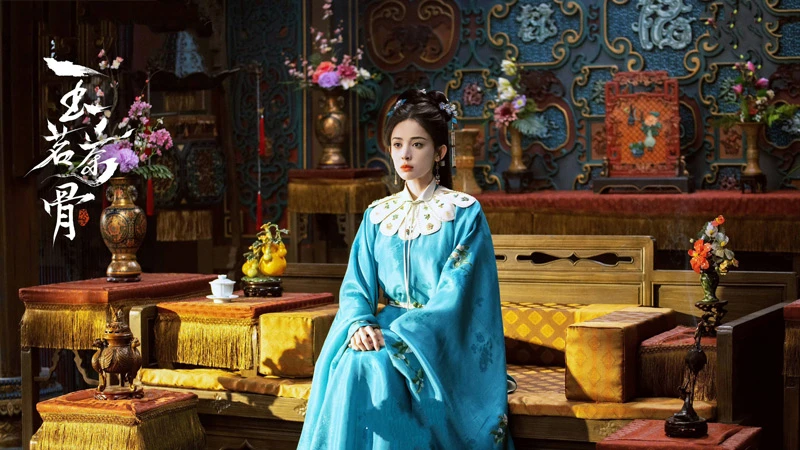 The Strange Rules of the Rong Family in Glory