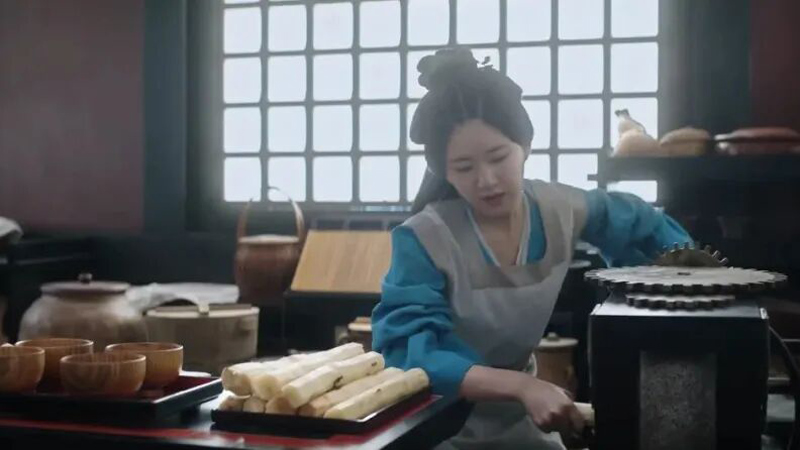 What Did Ancient Chinese Really Drink? Beyond Tea and Water