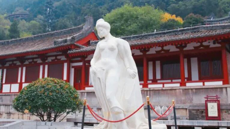 What Does a Nude Statue Say About Chinese Aesthetics?
