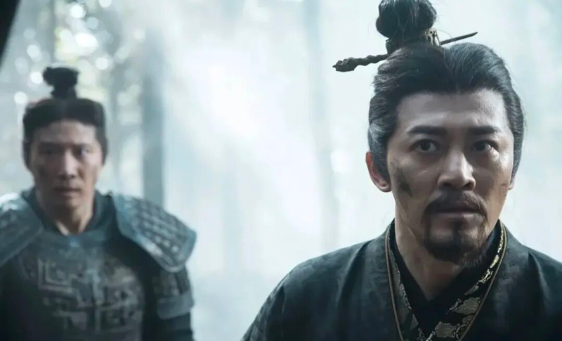 Why Are the Warriors' Topknots Tilted in Back to the Past?