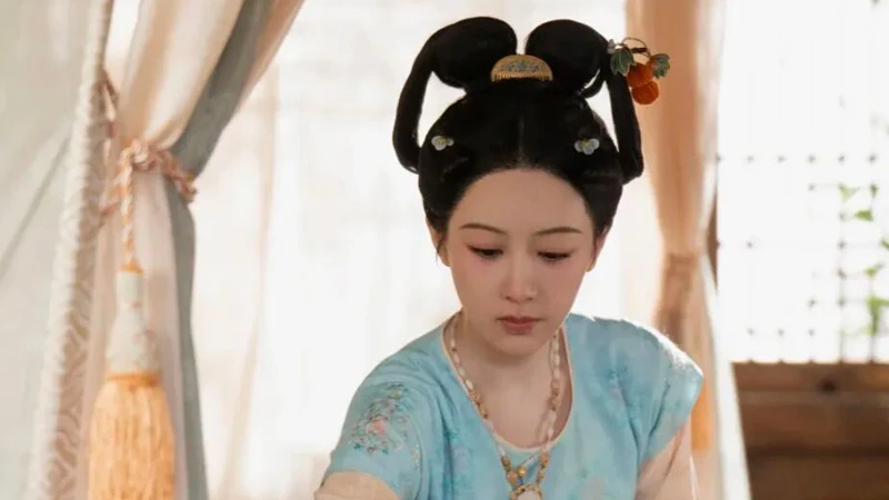 Why Do Ancient Dramas Love Those Twin Hair Loops?