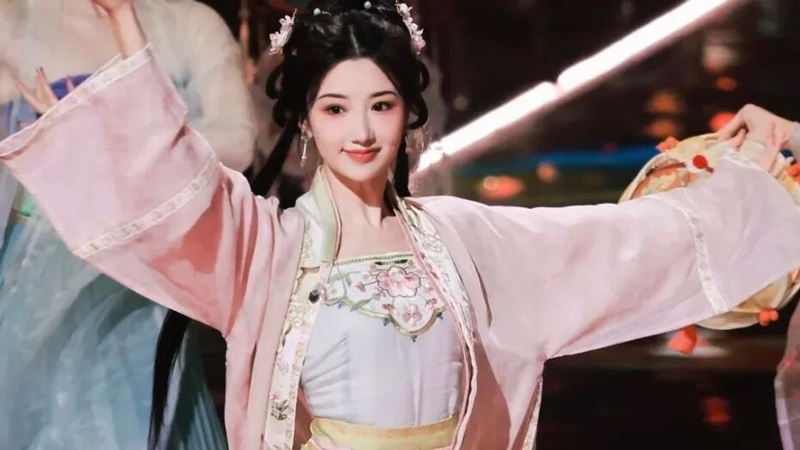 Why Was Hanfu Banned at a Sacred Temple in 2026?
