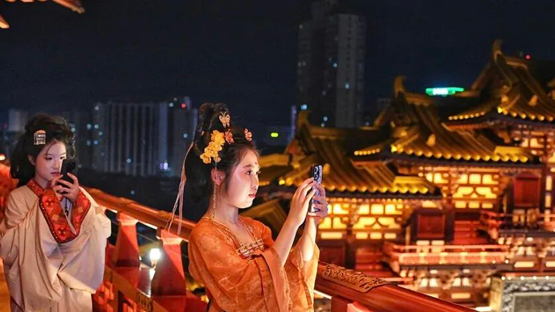 Why Was Hanfu Banned at a Sacred Temple in 2026?