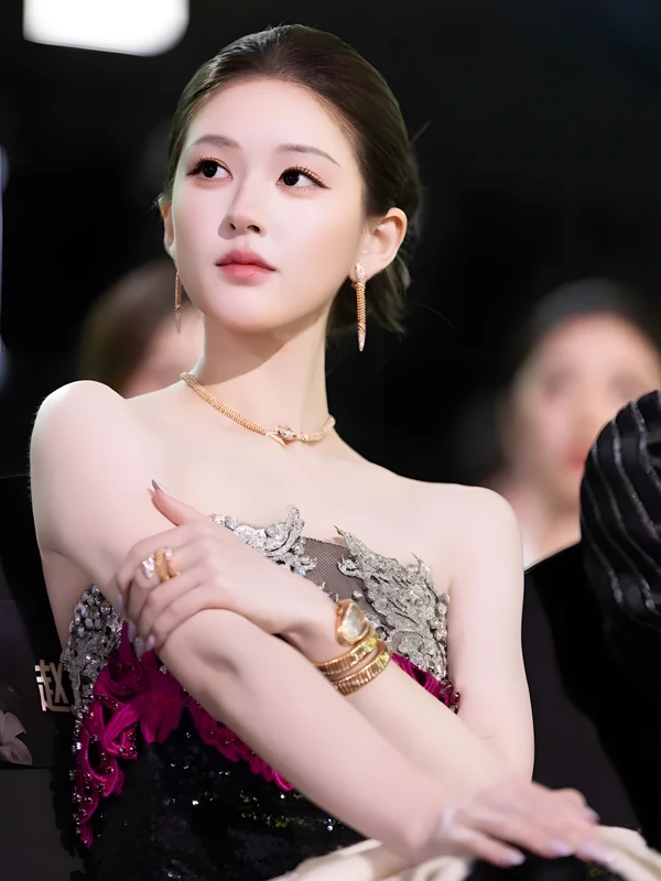Zhao Lusi Stuns in Floral Fantasy