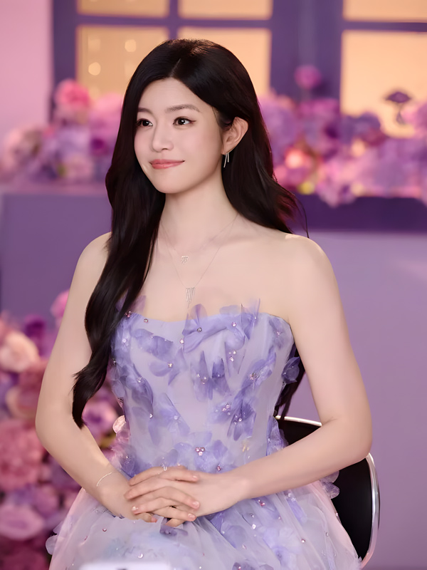 Chen Yanxi in a Petal-Adorned Lilac Gown