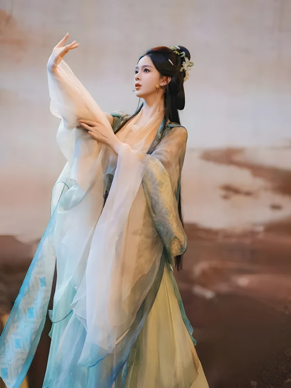 Chen Yao in Gradient Silk Gown and Gentle Bun