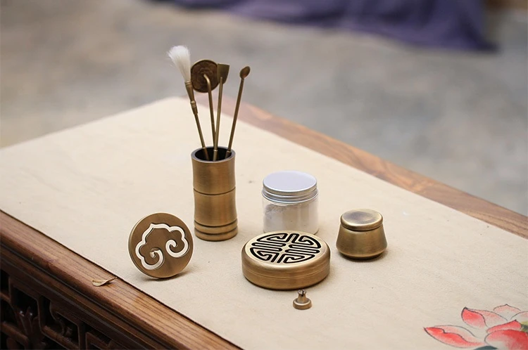 Exploring The Ancient History and Power of Fragrances