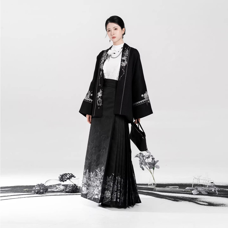 Spring-Women-Hanfu-Set-Duijin-Jacket-Black-Mamian-Skirt-Elegant-Style-1 Tiao Xiang Shi (调香室) 2
