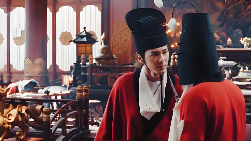 Swords into Plowshares: Qian Hongchu's Art of Power