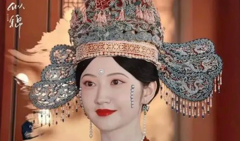 Tang-Song Crowns Collide in Swords into Plowshares