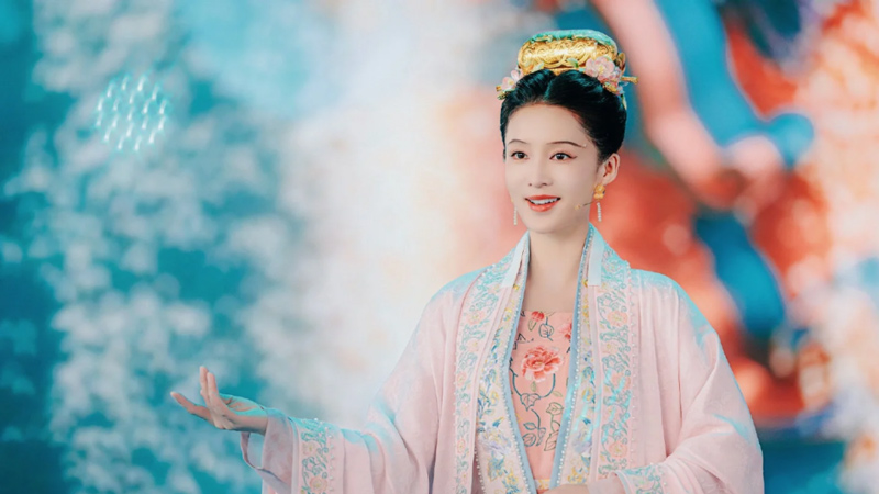 Traditional Hanfu Meets Modern Fashion on the Spring Festival Gala