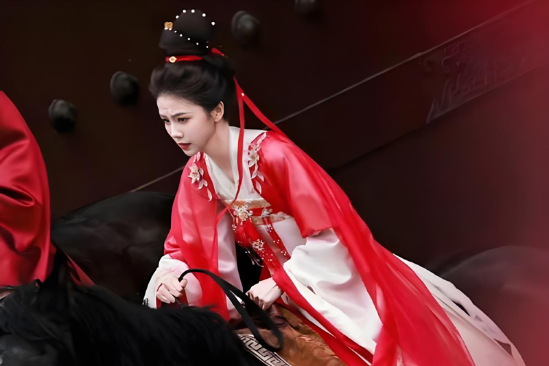 Unveil: Jadewind – 3 Voices of Female Survival