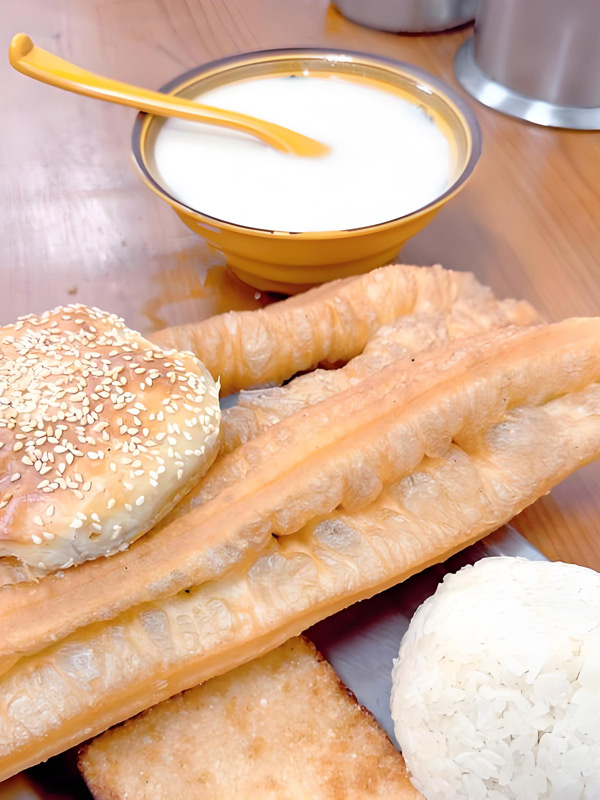 Unveiling the Historical Stories Behind Chinese Morning Meals