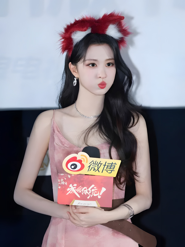 Wang Churan’s Fox Spirit Look Takes the Internet by Storm