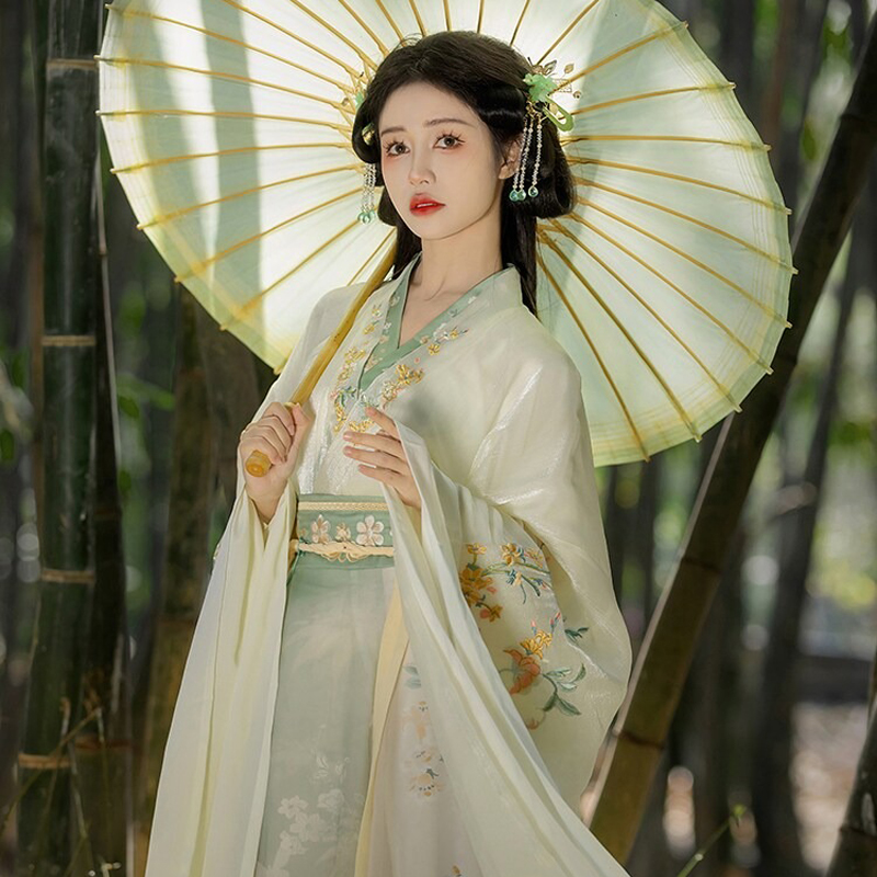 Wei-Jin-Style-Women-Hanfu-Set-in-Beige-Qiyao-Ruqun-for-Spring-1 Wei-Jin Style Women Hanfu Set in Beige Qiyao Ruqun for Spring