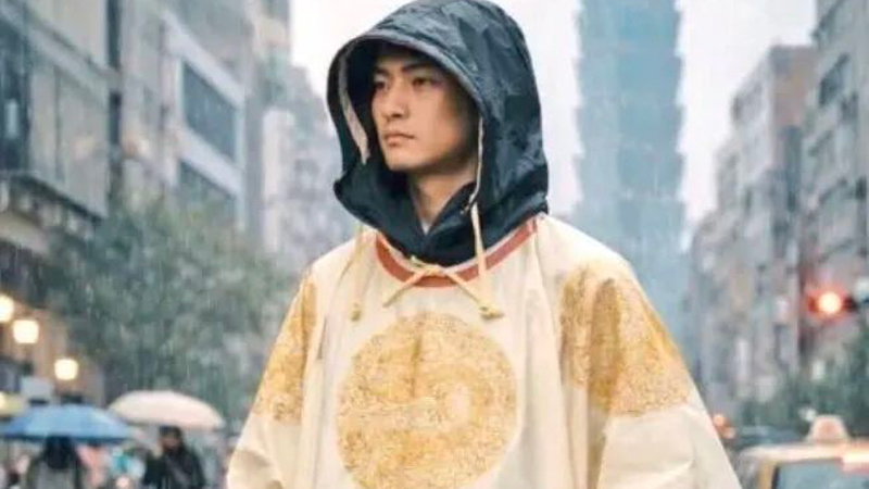 Why Taipei Palace Museum’s Dynasty Raincoats Are a Viral Hit