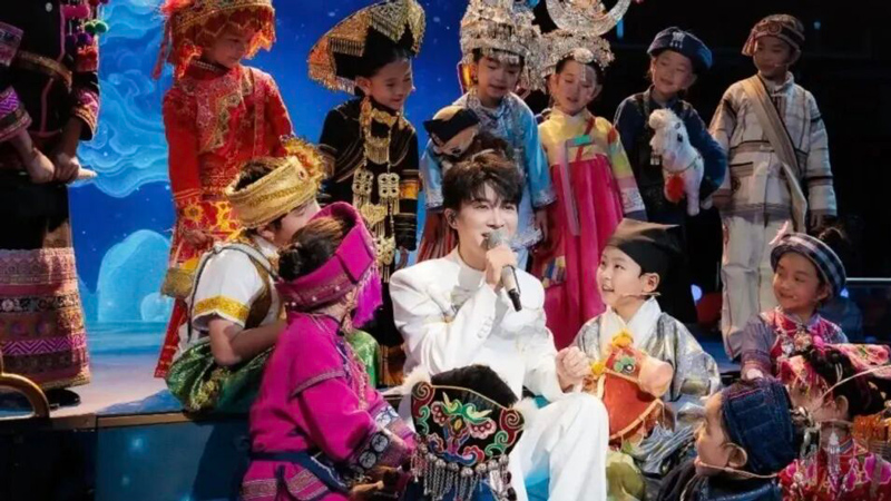 Zhou Shen’s Ji Liang Highlights Hanfu at CCTV Gala