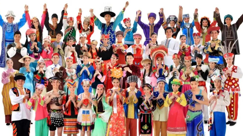 Zhou Shen’s Ji Liang Highlights Hanfu at CCTV Gala