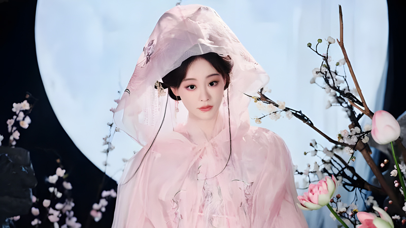 Zhu Xudan Shines in Pink Hanfu and Cloak