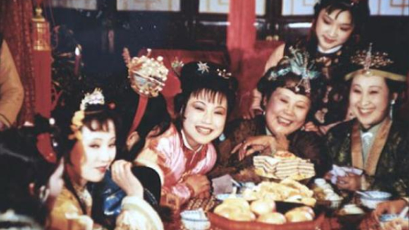 A Taste of Ancient Floral Cakes