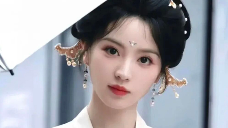 Bo Bin in Pursuit of Jade