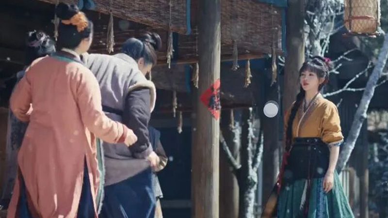 Pursuit of Jade: Butcher Girl Rescues Fallen Marquis in Snow!