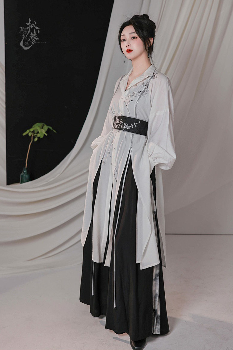 Fashionable Women Hanfu Inspired Outfit Songku for Spring