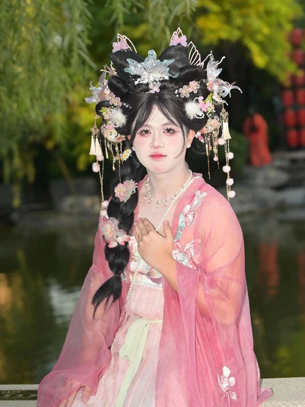 Luoyang Hanfu Gender Misalignment
