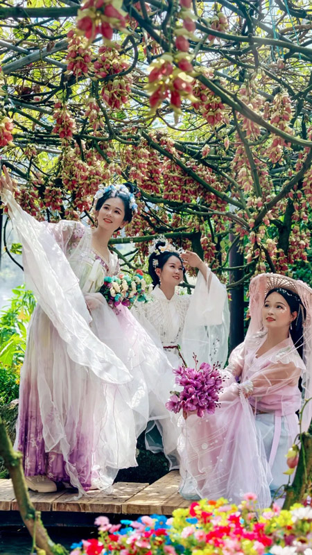 Mar 14 Huazhao Festival at Xian Ren Dong