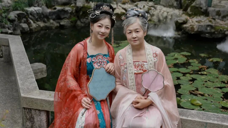 Silver-Haired Hanfu Stars