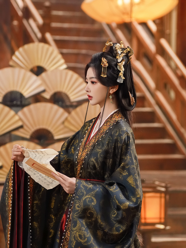 The 3 Endings of Pursuit of Jade’s Leading Ladies