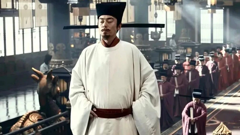 Why Zhao Kuangyin Chose White After the Yellow Robe