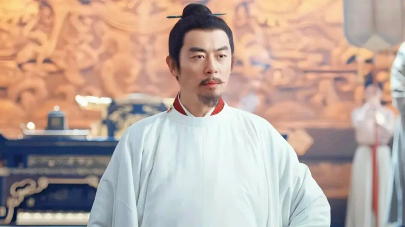 Why Zhao Kuangyin Chose White After the Yellow Robe