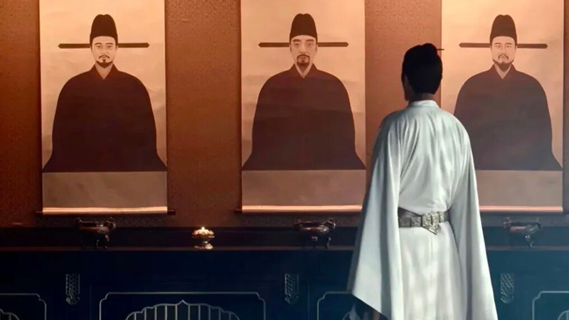 Why Zhao Kuangyin Chose White After the Yellow Robe