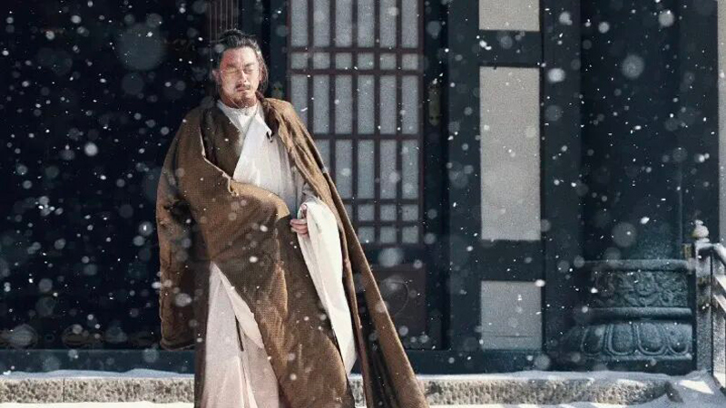 Why Zhao Kuangyin Chose White After the Yellow Robe