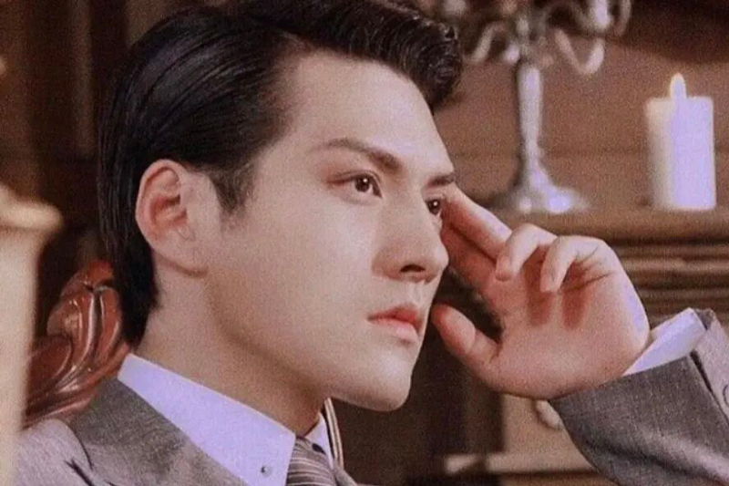 Yan Yikuan in Pursuit of Jade: A Minister You Can't Forget?