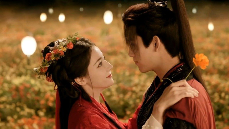 He Simu Saves Duan Xu in Love Beyond the Grace