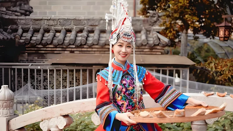 Lan Yingying’s She Dress Wins Hearts