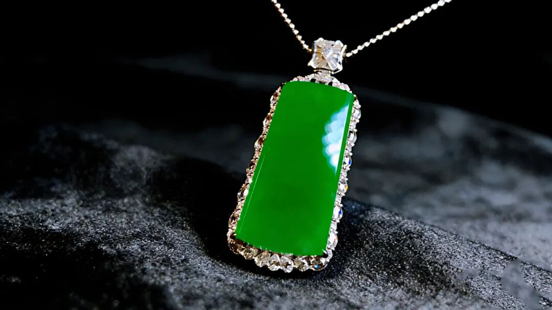 The Guide to Telling Fei Cui and He Tian Jade Apart