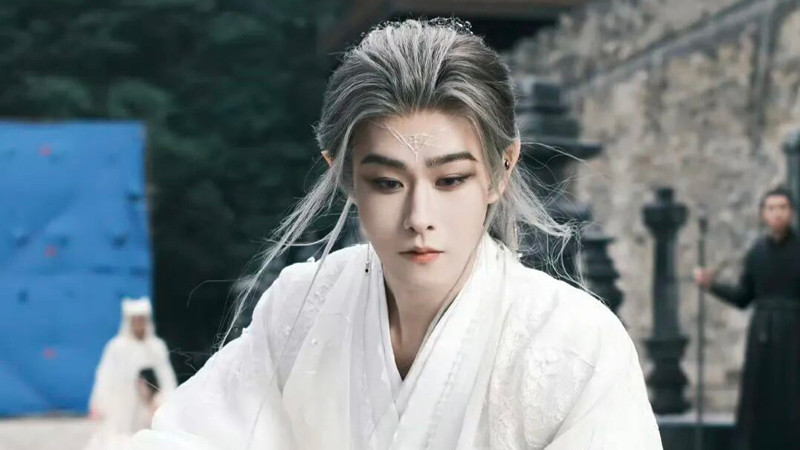 Veil of Shadows: Mother-Given Faces Steal the Show