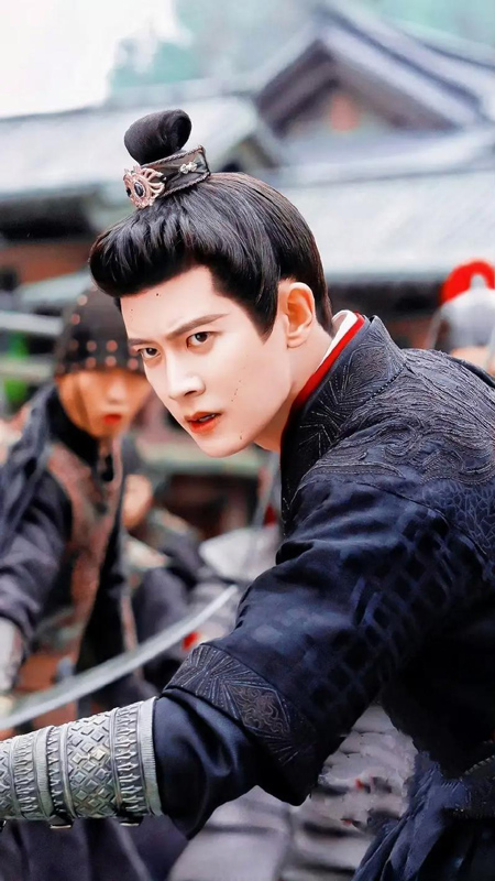 Why Lu Huai Escapes the Emperor’s Knife in Fate Chooses You?