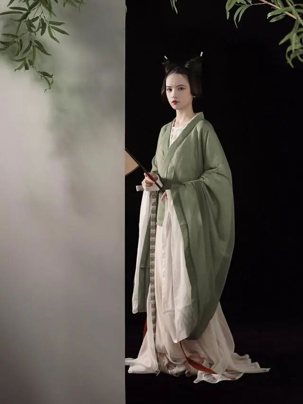 Why The Longest Day in Chang'an's Hanfu Inspires