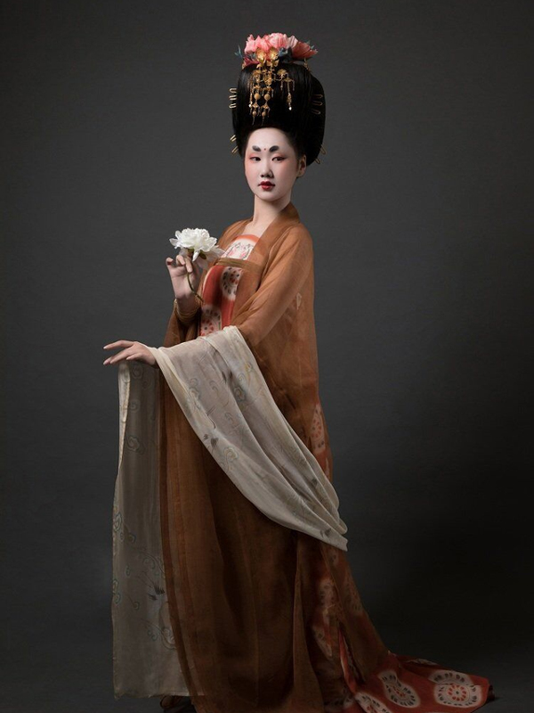 Why The Longest Day in Chang'an's Hanfu Inspires